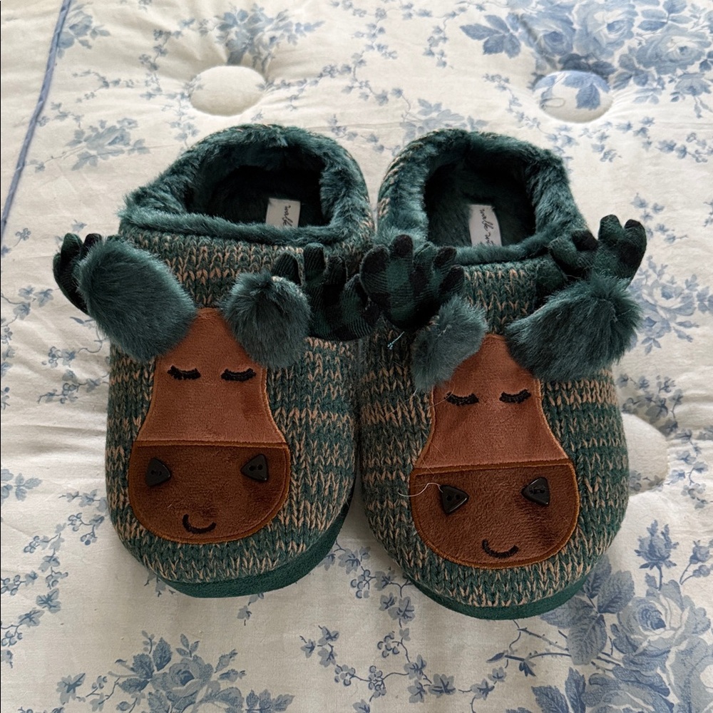 Coldwater Creek Green Knit Moose Slippers